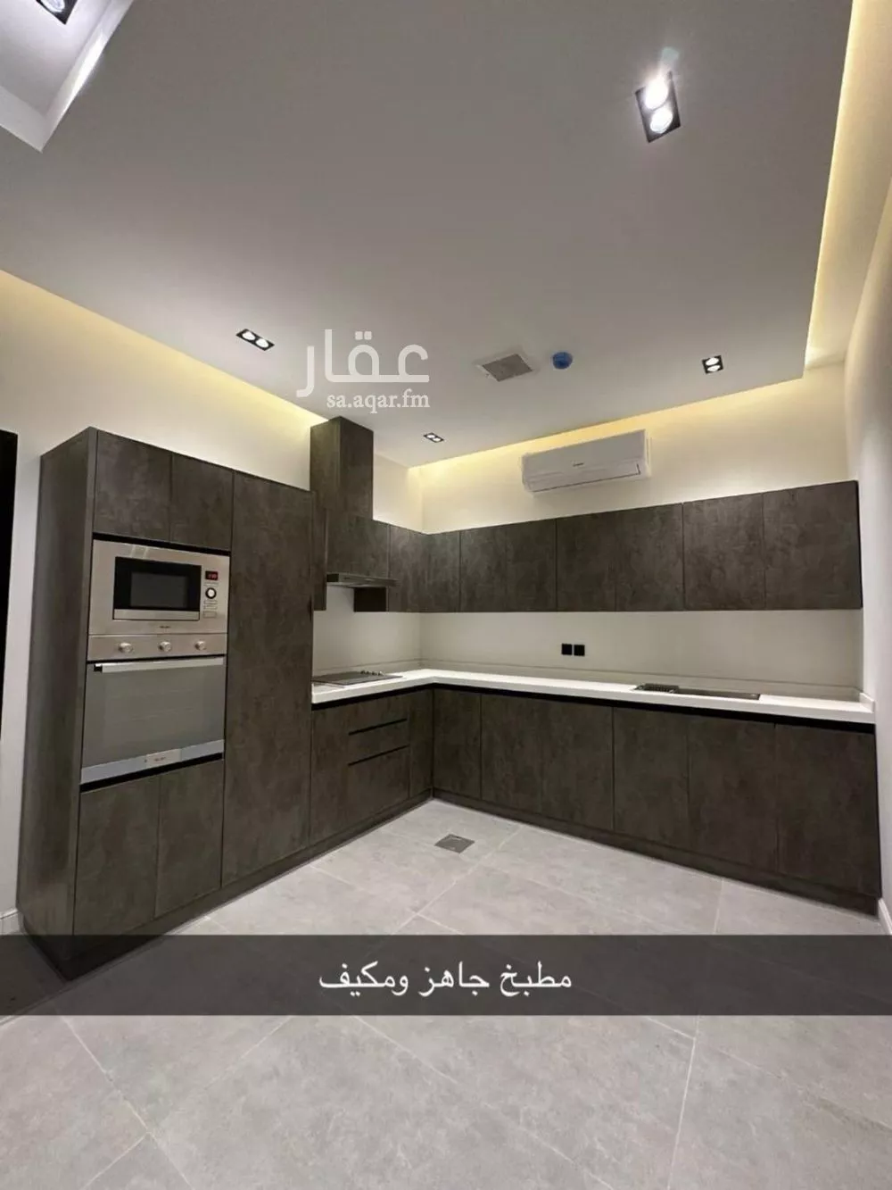 فيلا 5 غرف في العارض 12