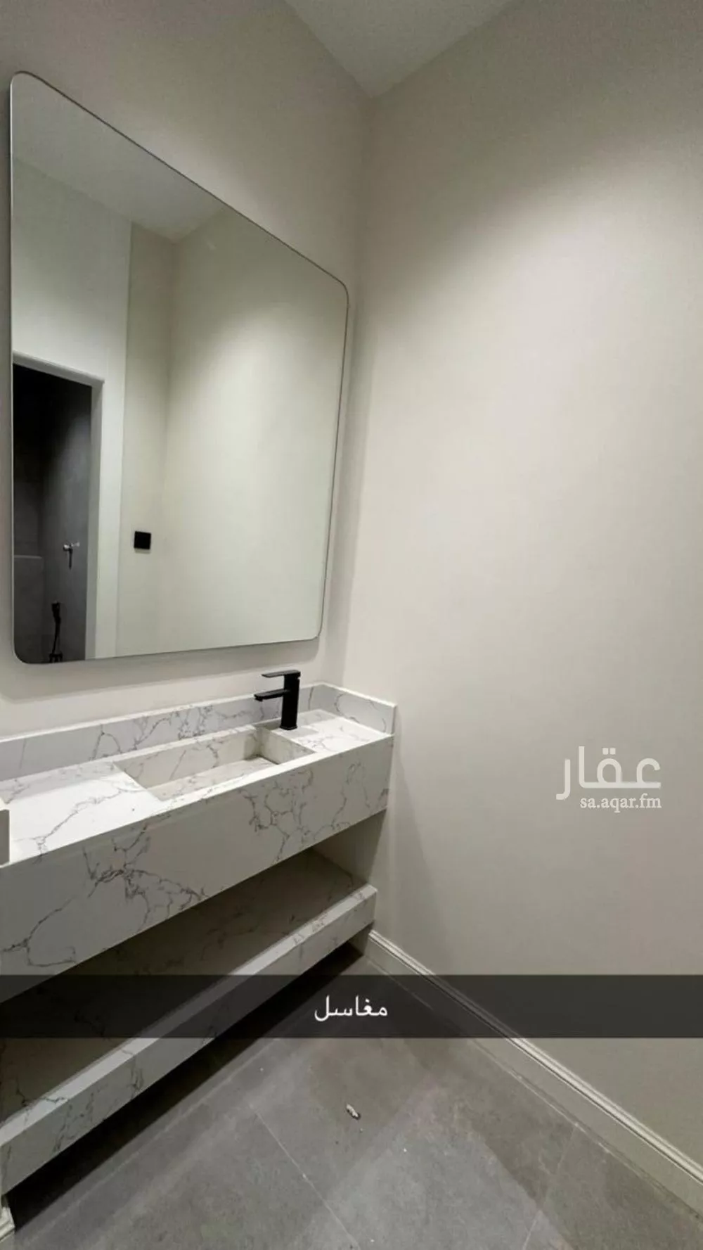 فيلا 5 غرف في العارض 20