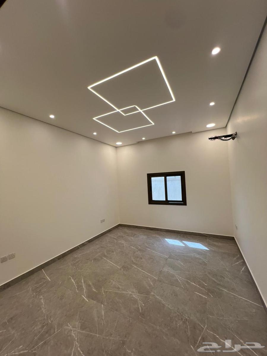 فيلا 9 غرف في الشراع 2