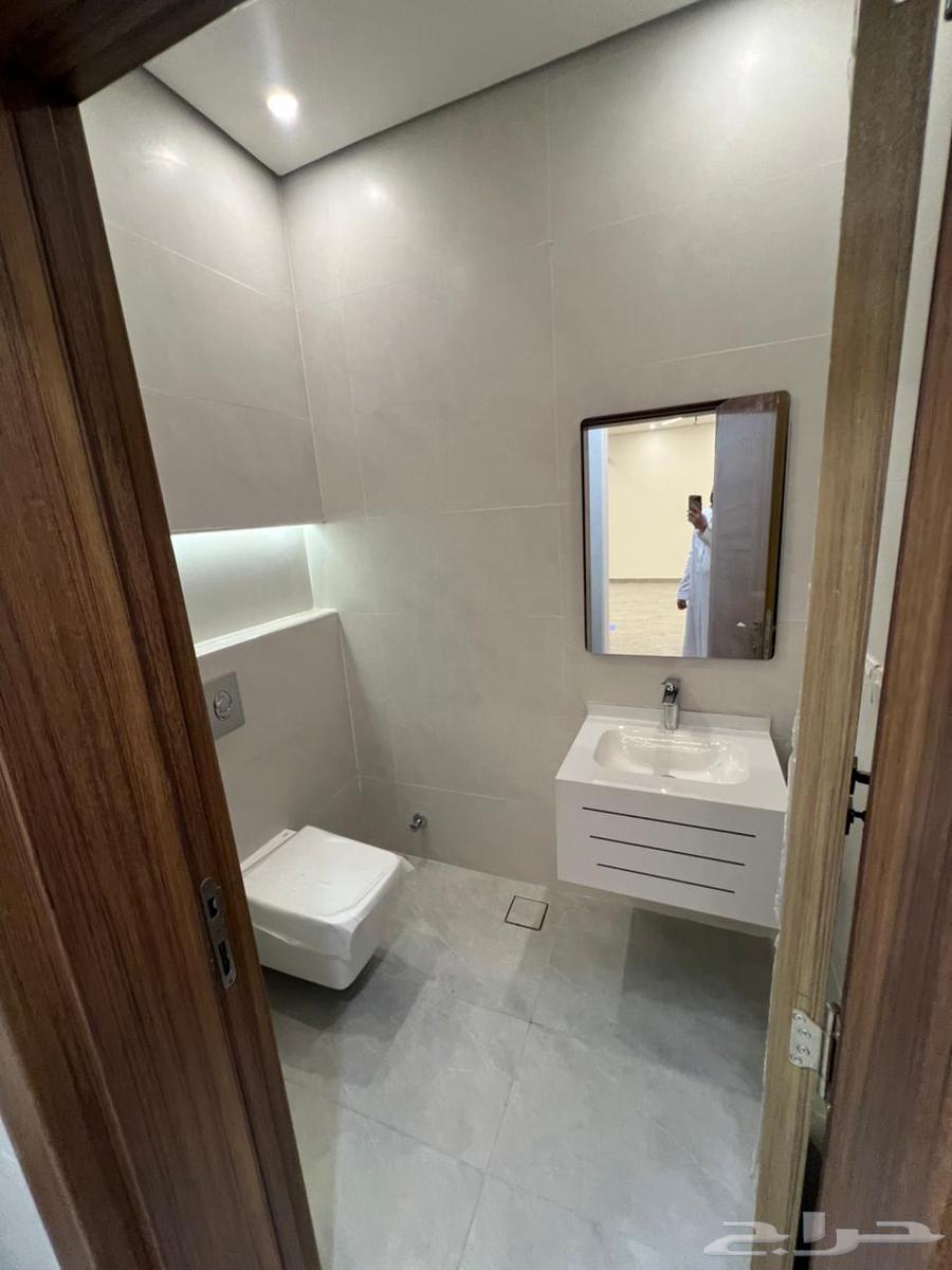 فيلا 9 غرف في الشراع 20