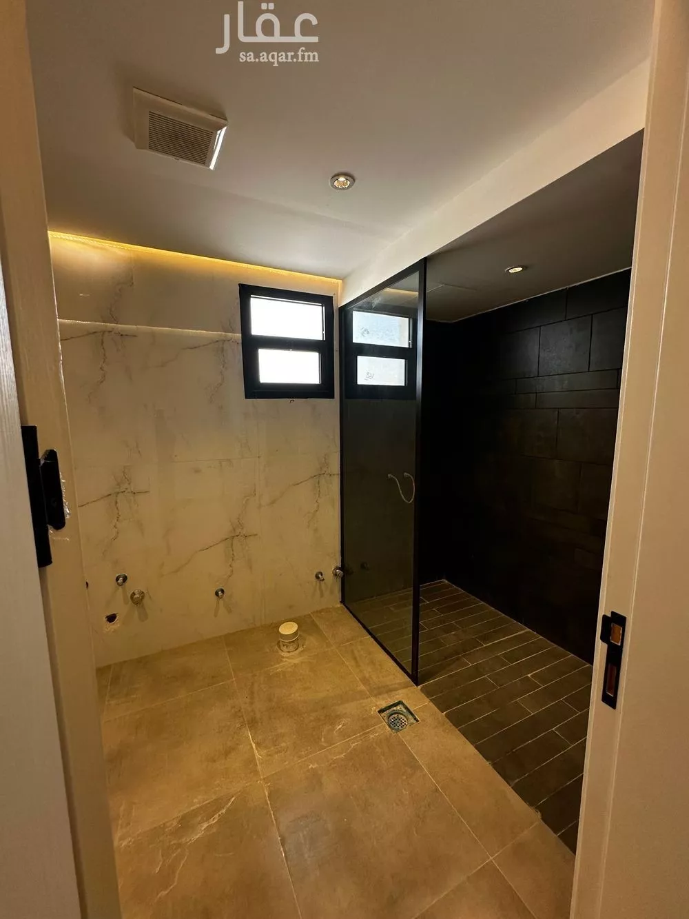 شقة 3 غرف في الملقا 16