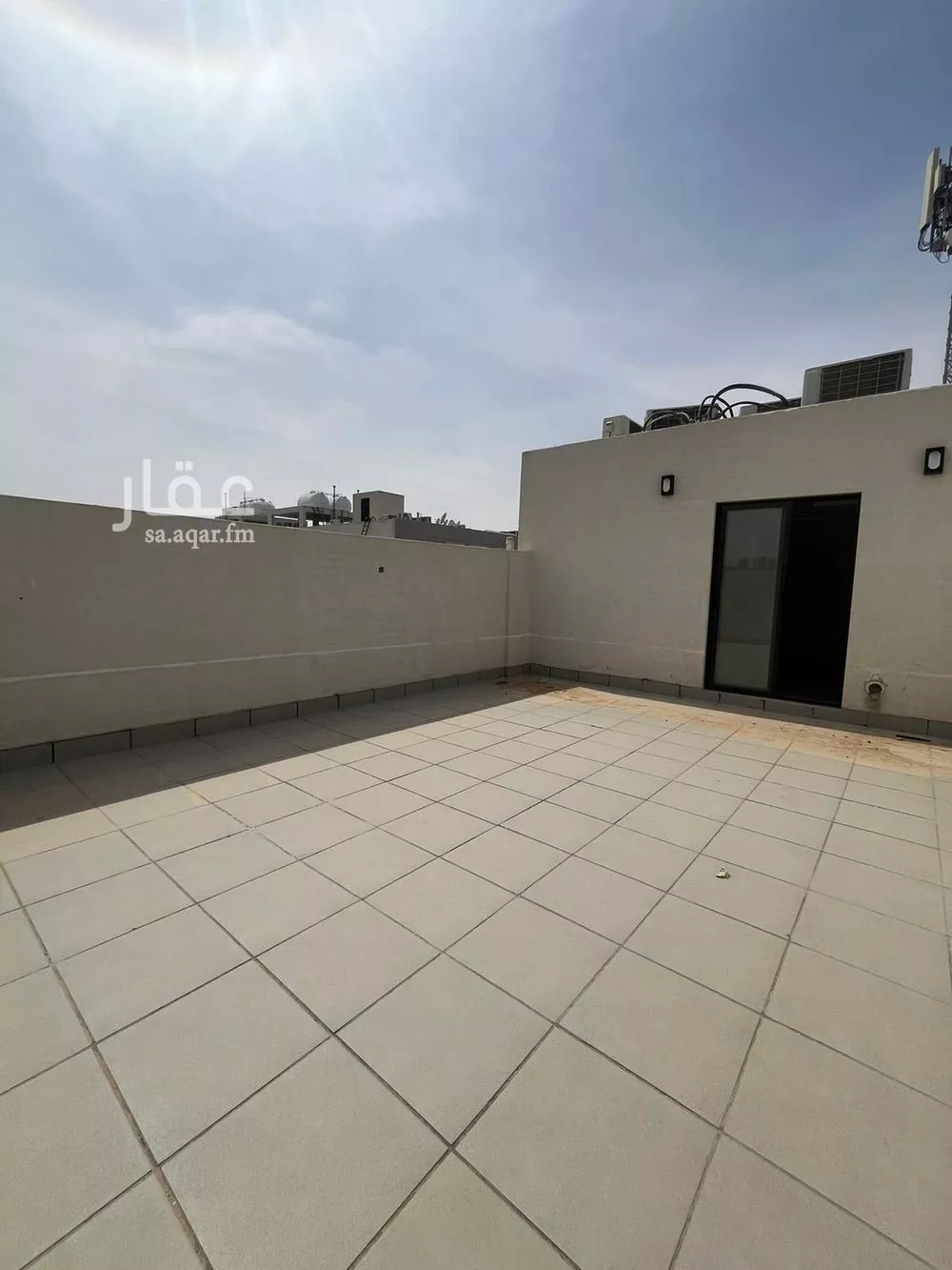 شقة 3 غرف في الملقا 6