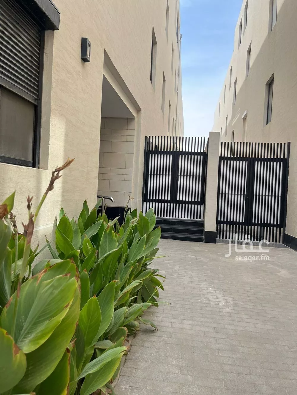 شقة 3 غرف في الملقا 10