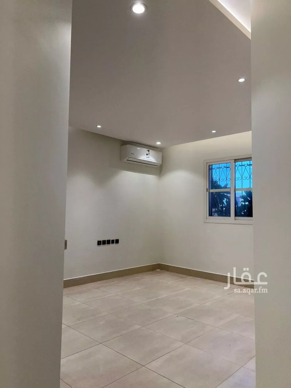 شقة 4 غرف في الملقا 5