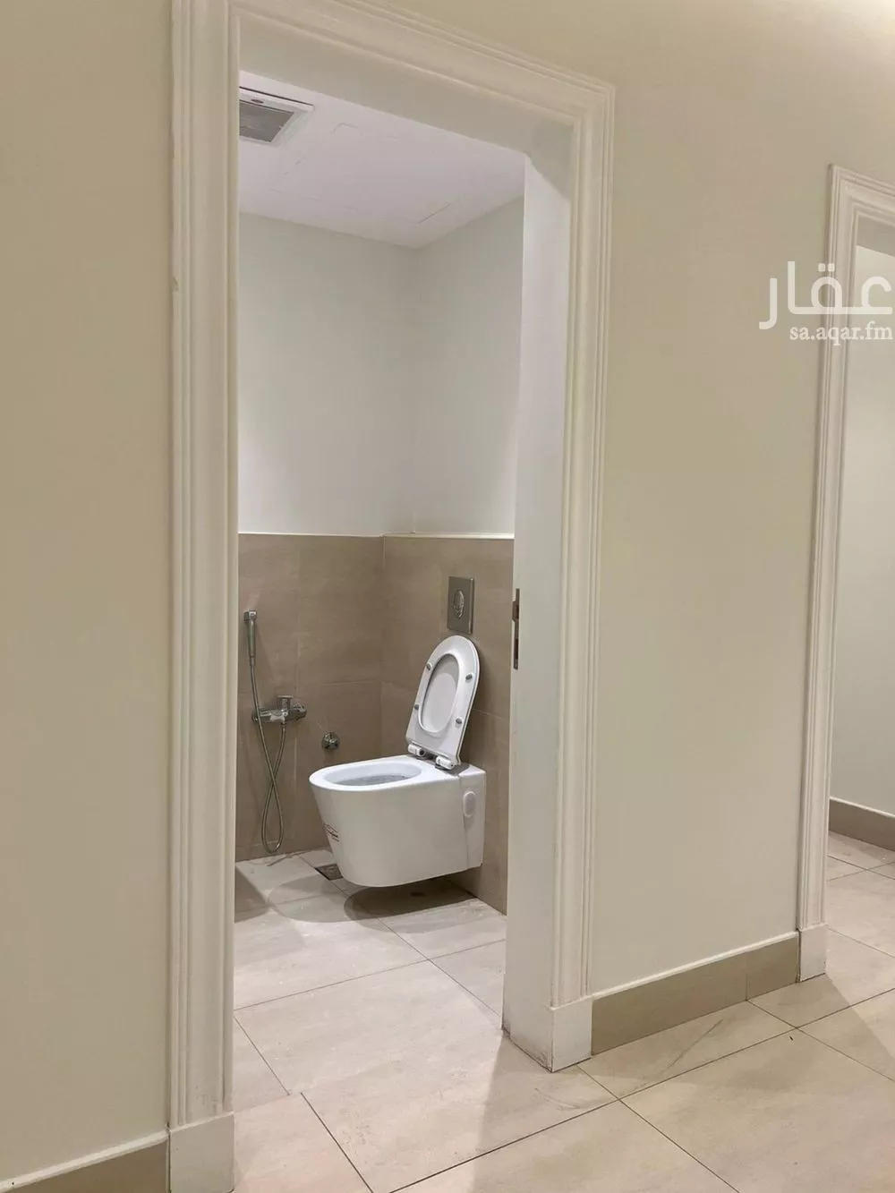 شقة 4 غرف في الملقا 9