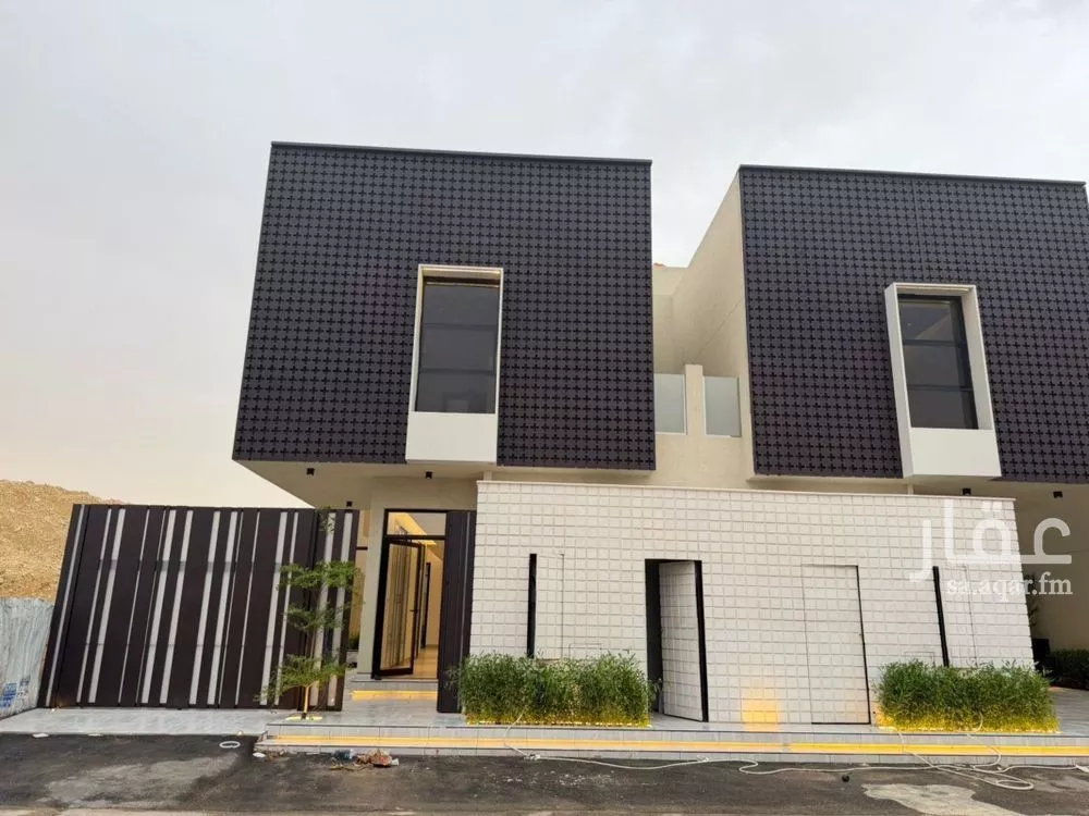 فيلا 5 غرف في العارض 2