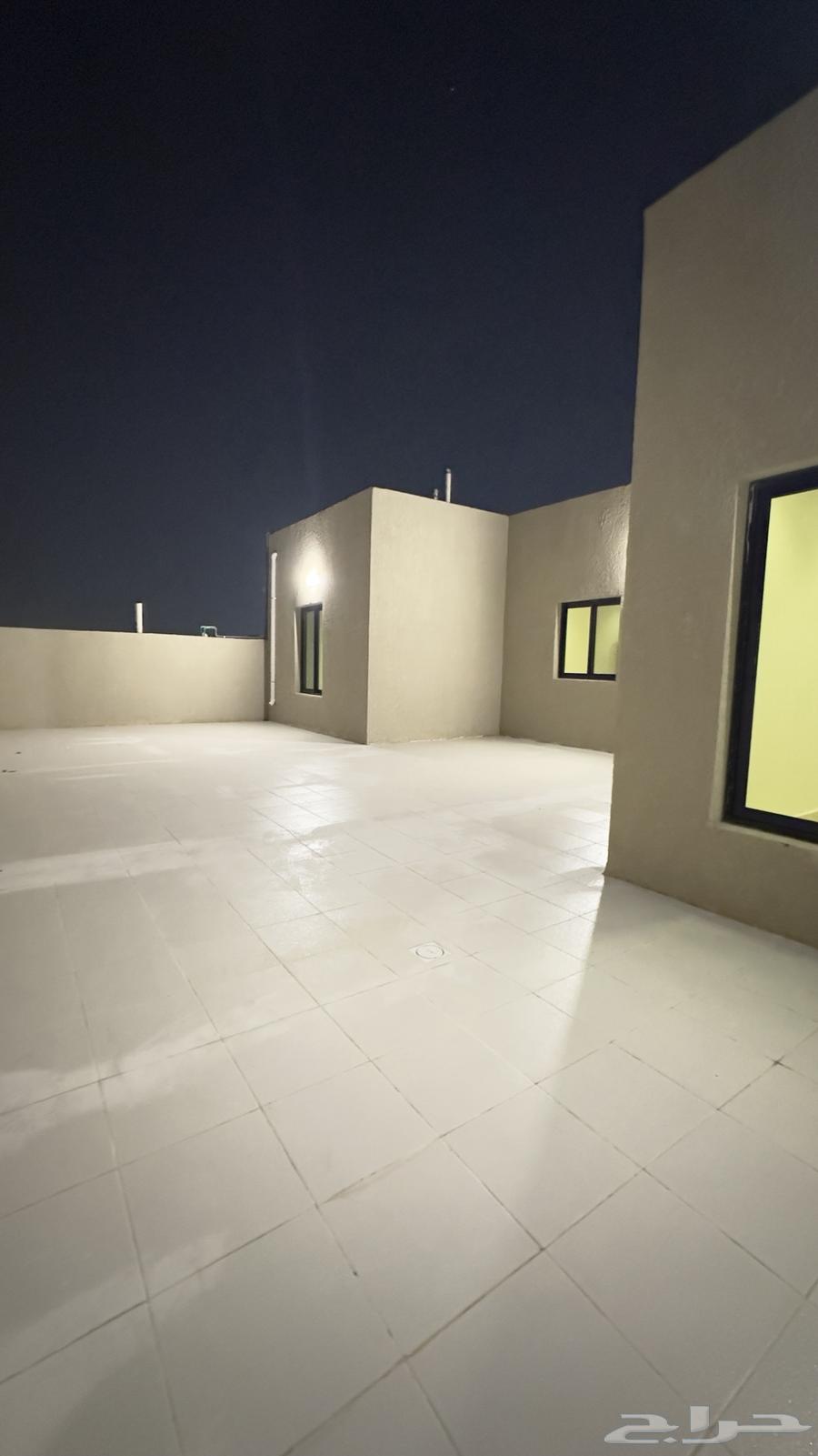 شقة 6 غرف في احد 4