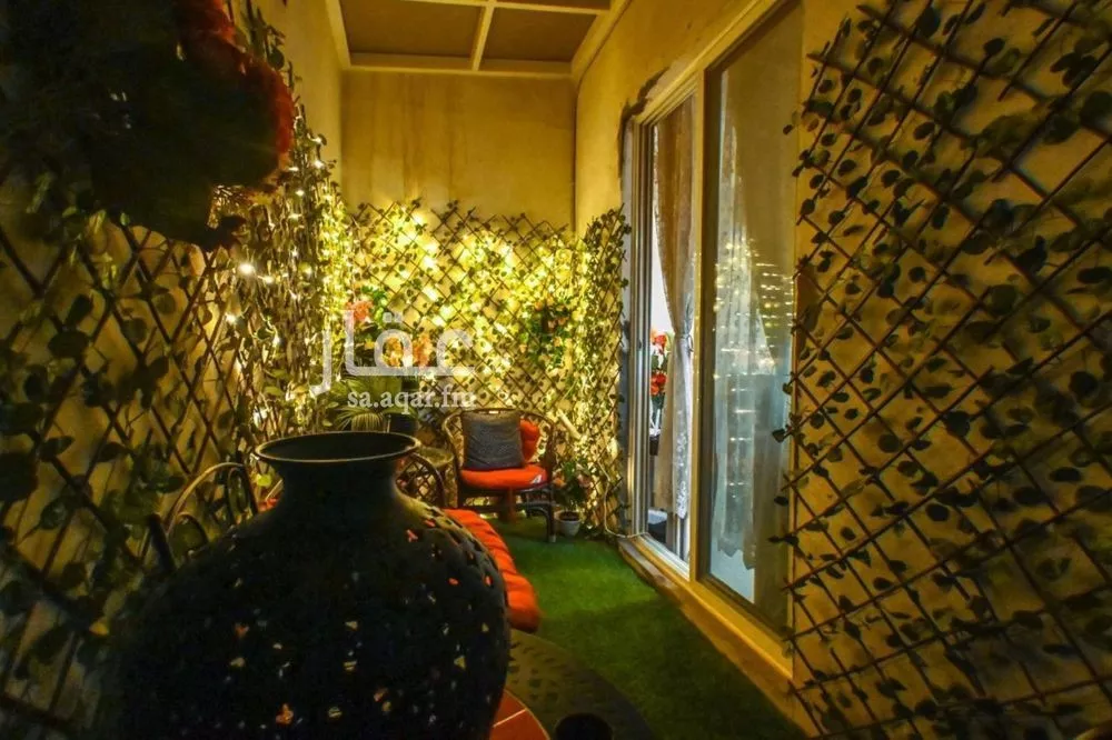 شقة 4 غرف في الملقا 5