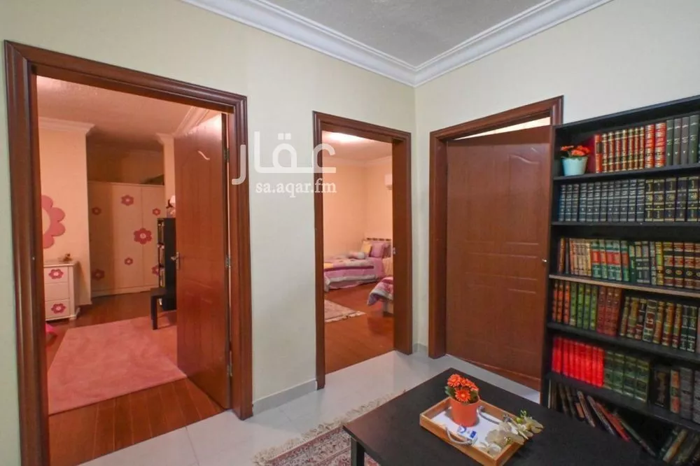 شقة 4 غرف في الملقا 9