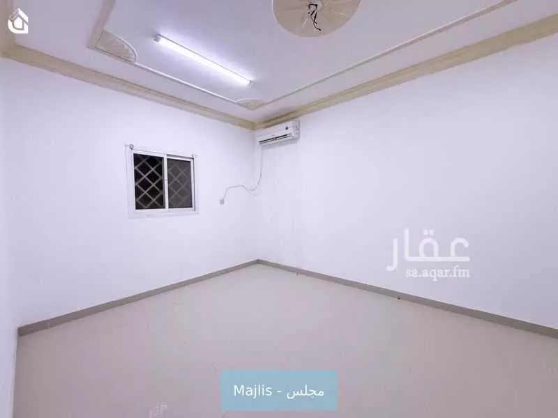 شقة 4 غرف في العقيق 5