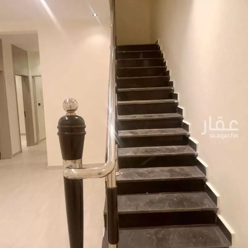 فيلا 6 غرف في عكاظ 2