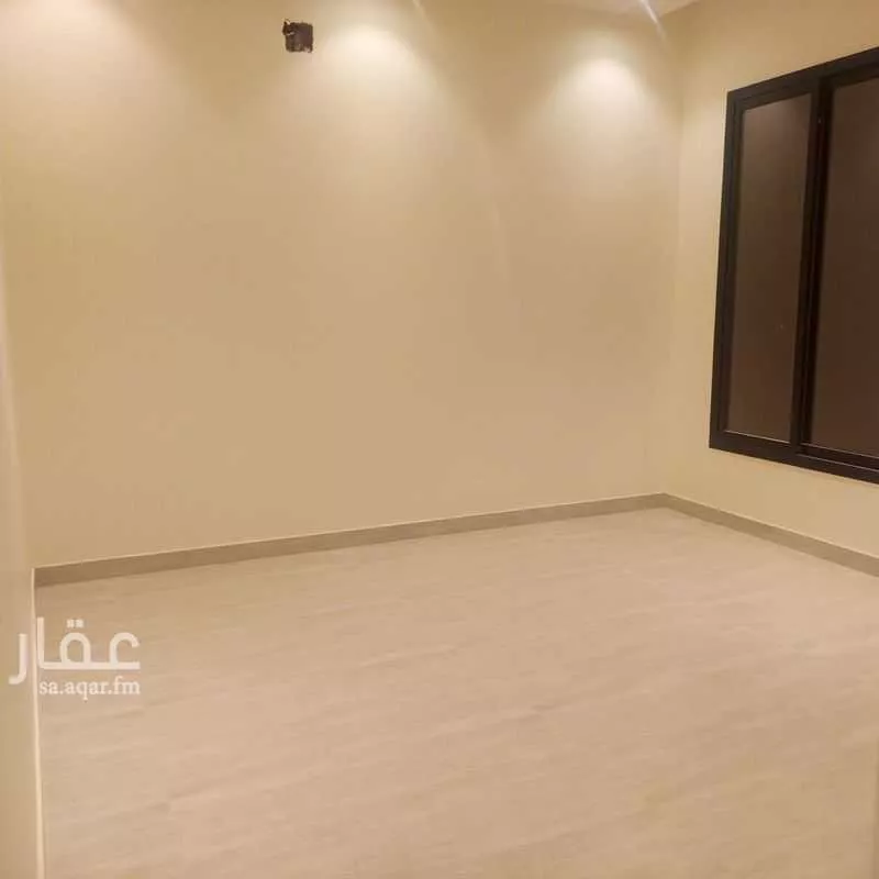 فيلا 6 غرف في عكاظ 4