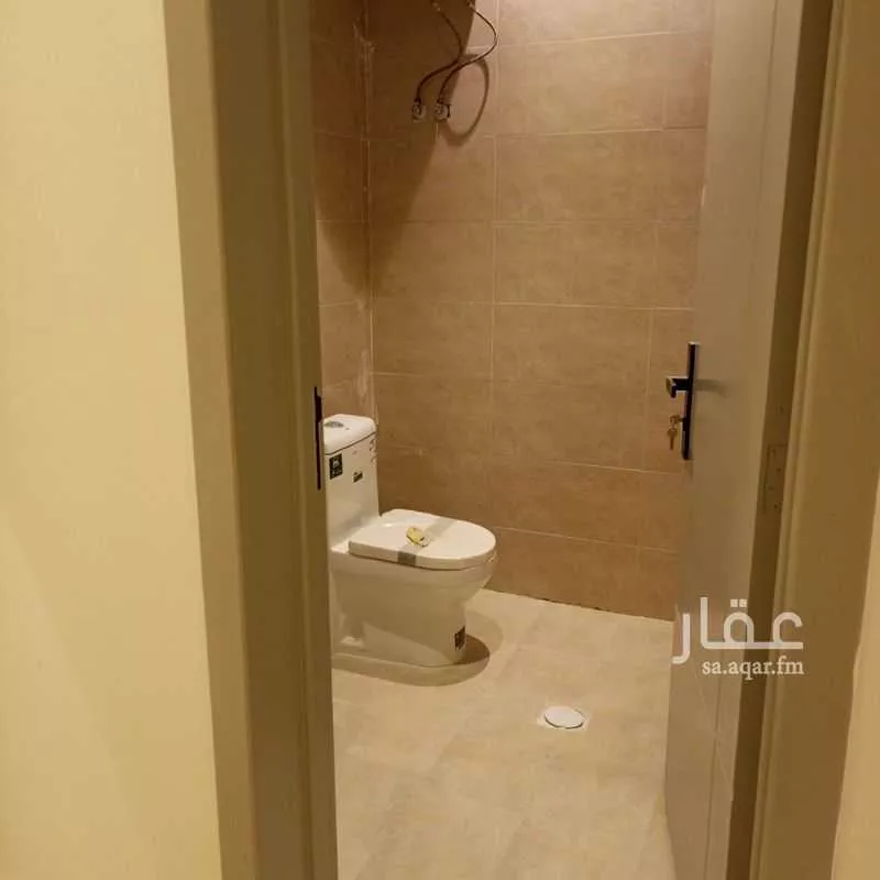 فيلا 6 غرف في عكاظ 7