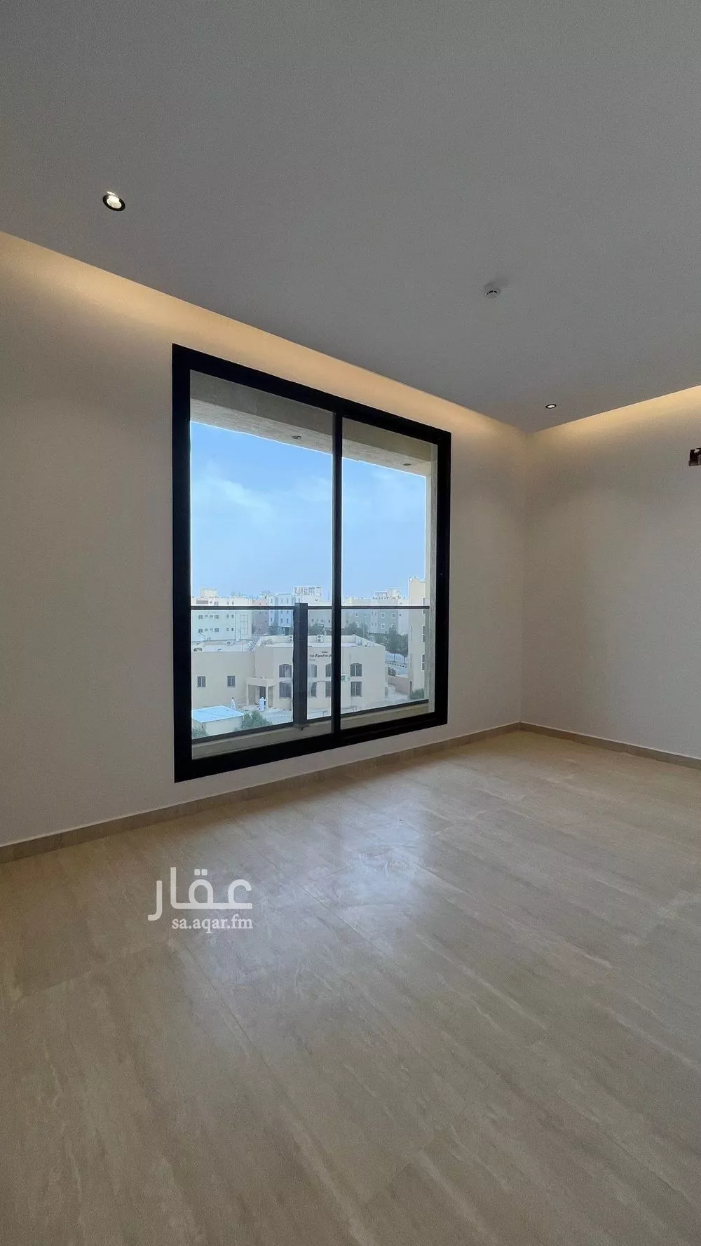 شقة 6 غرف في عكاظ 12