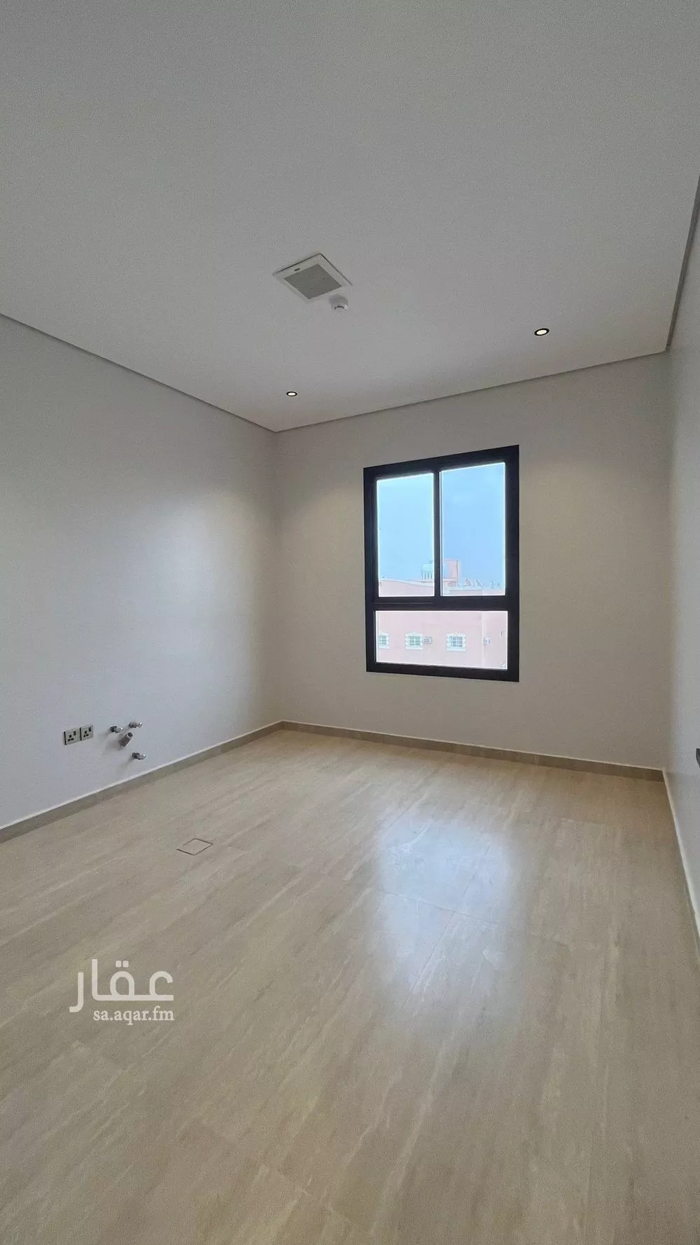 شقة 6 غرف في عكاظ 14