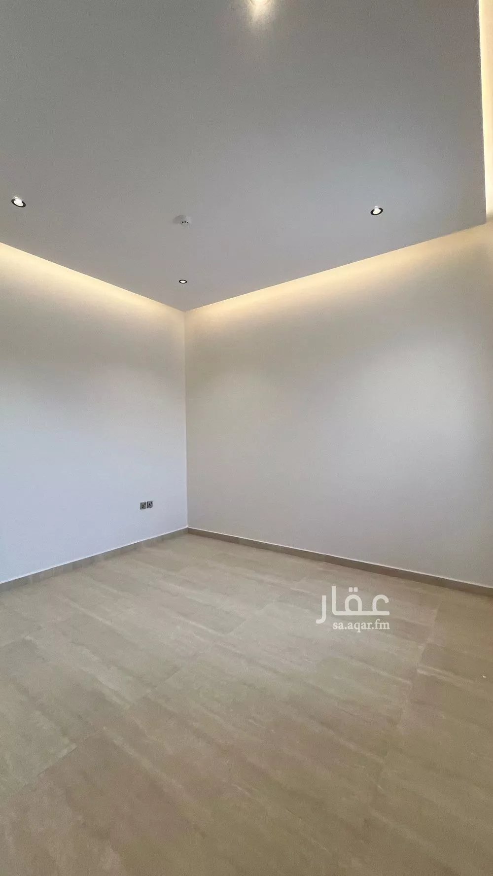 شقة 6 غرف في عكاظ 18