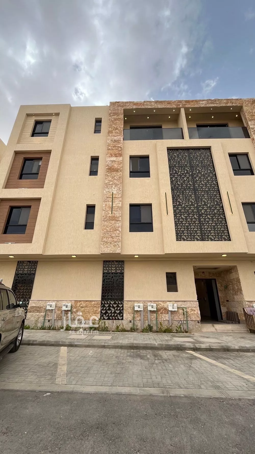 شقة 6 غرف في عكاظ 3