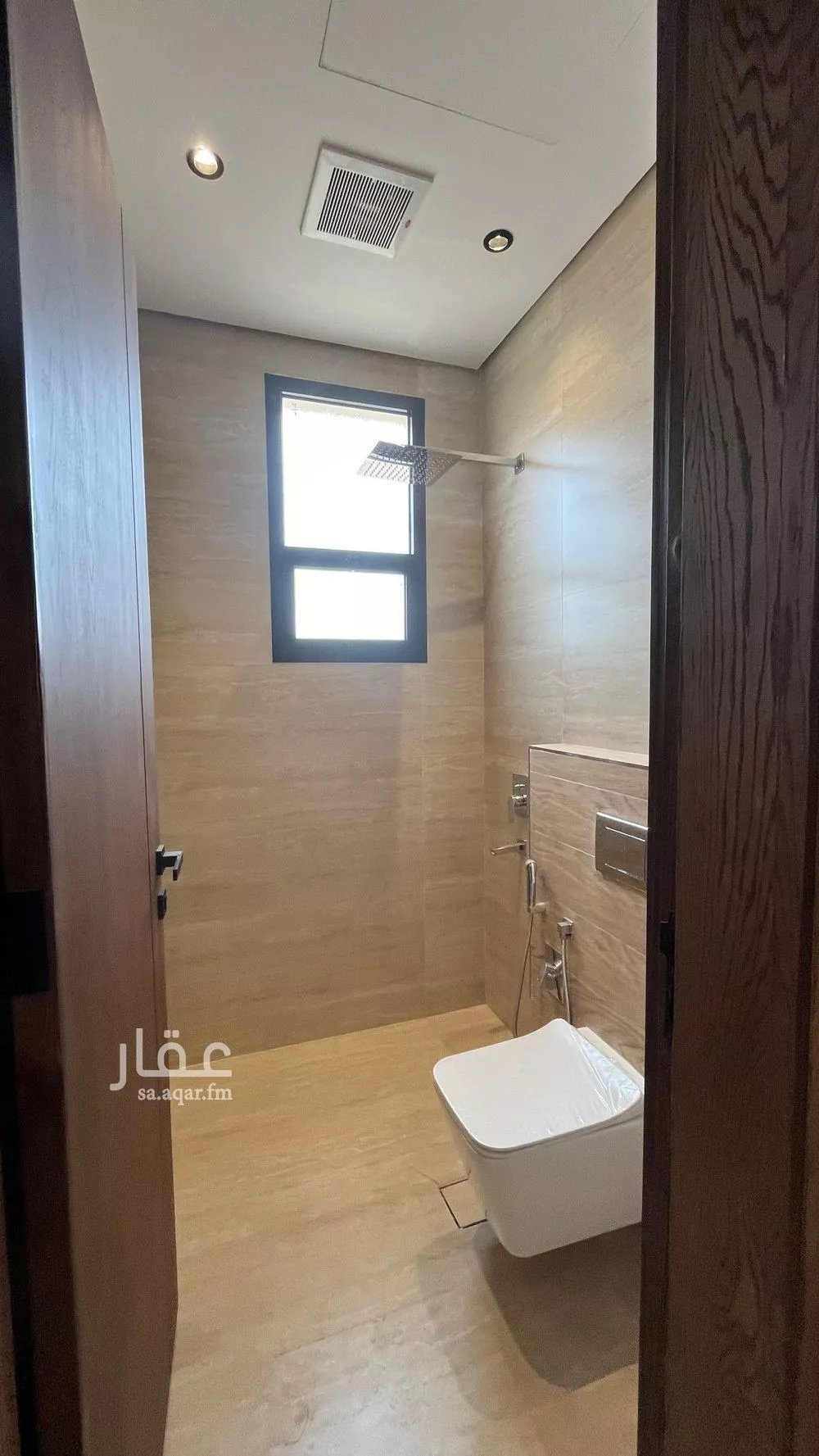 شقة 6 غرف في عكاظ 22