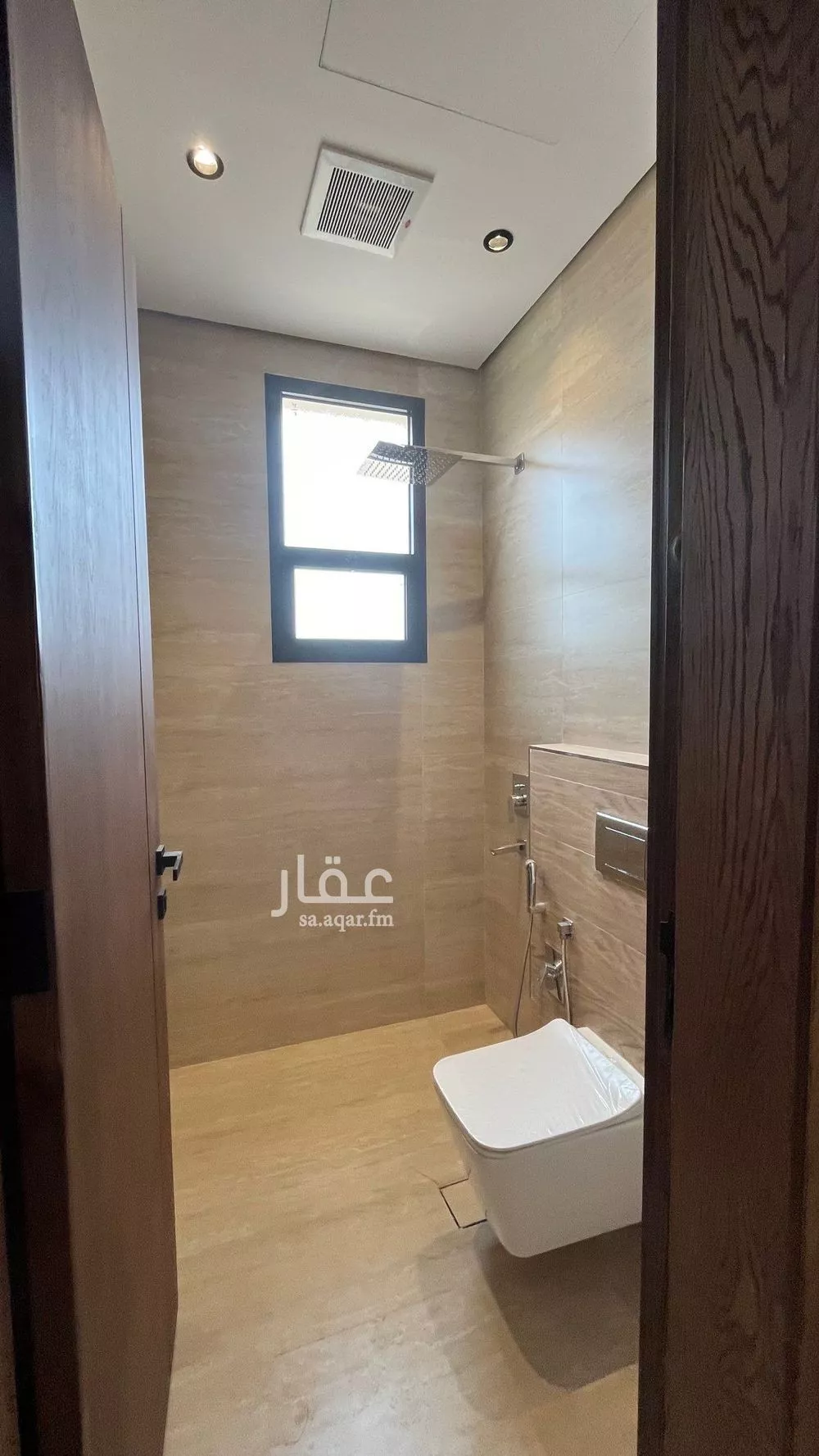 شقة 6 غرف في عكاظ 5