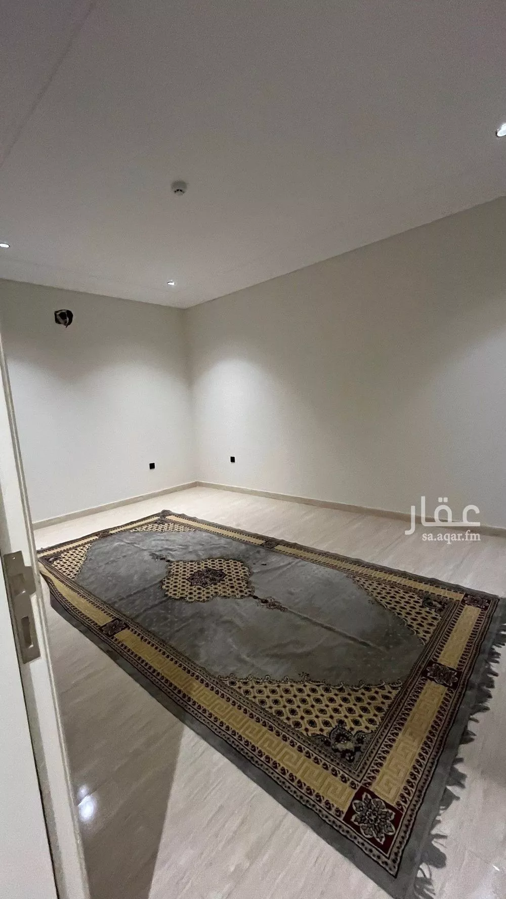 شقة 5 غرف في عكاظ 3