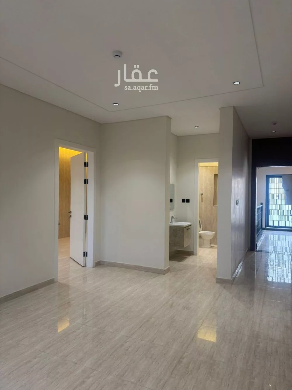 شقة 6 غرف في عكاظ 14