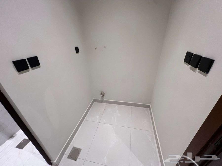 شقة 4 غرف في ولي العهد 7