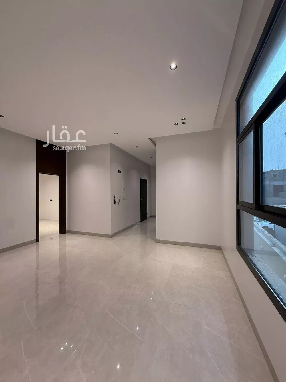 شقة 4 غرف في الشرق 8