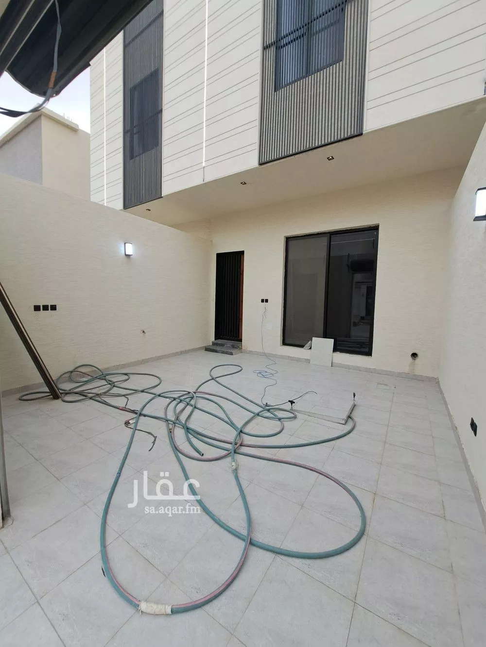 فيلا 5 غرف في طويق 20