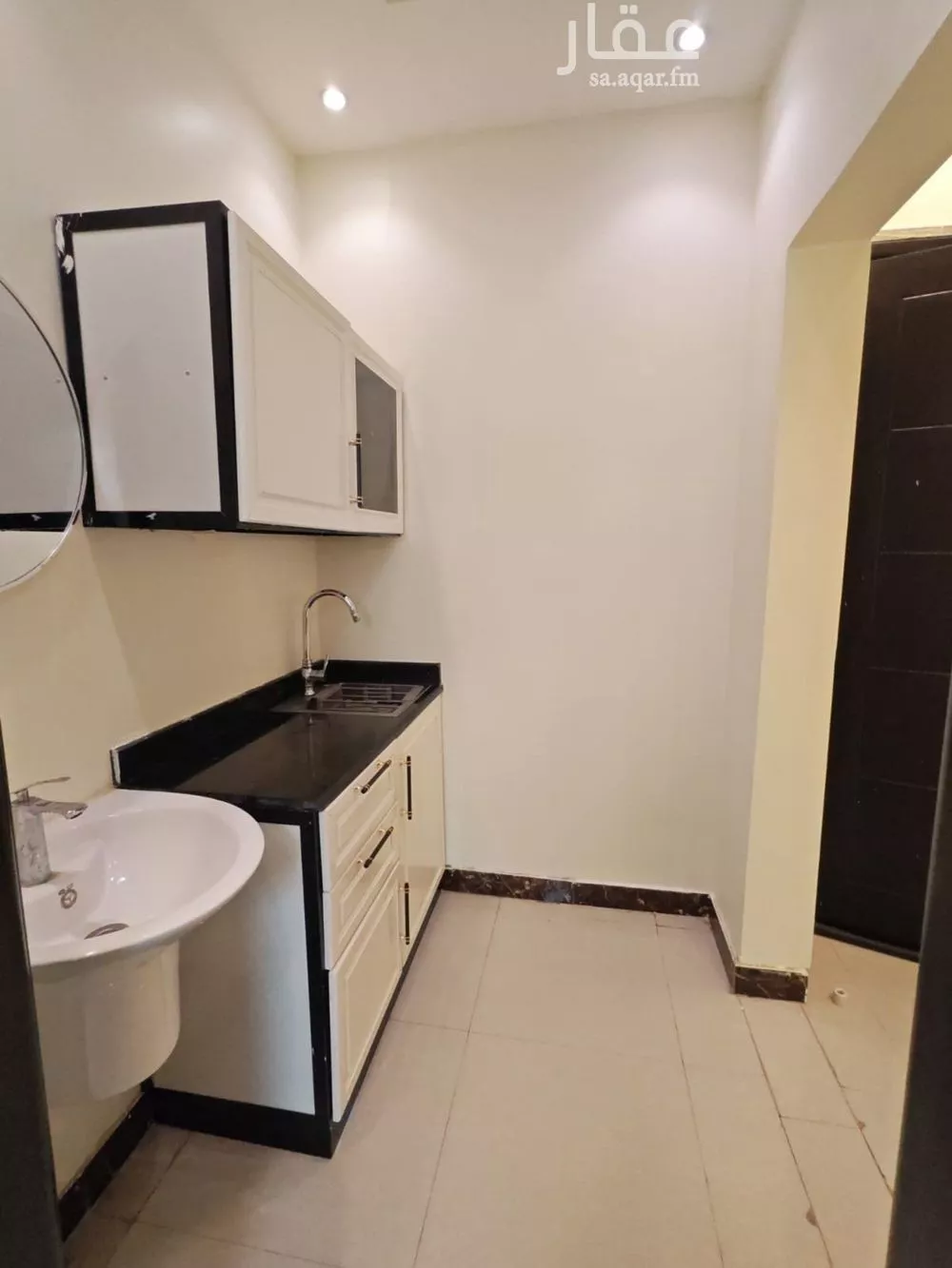 شقة 1 غرف في الروضة 9