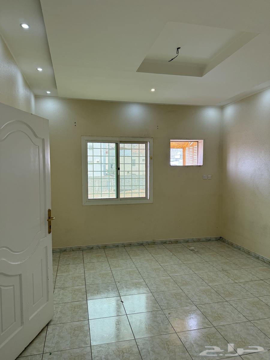 شقة 4 غرف في الدفاع 2