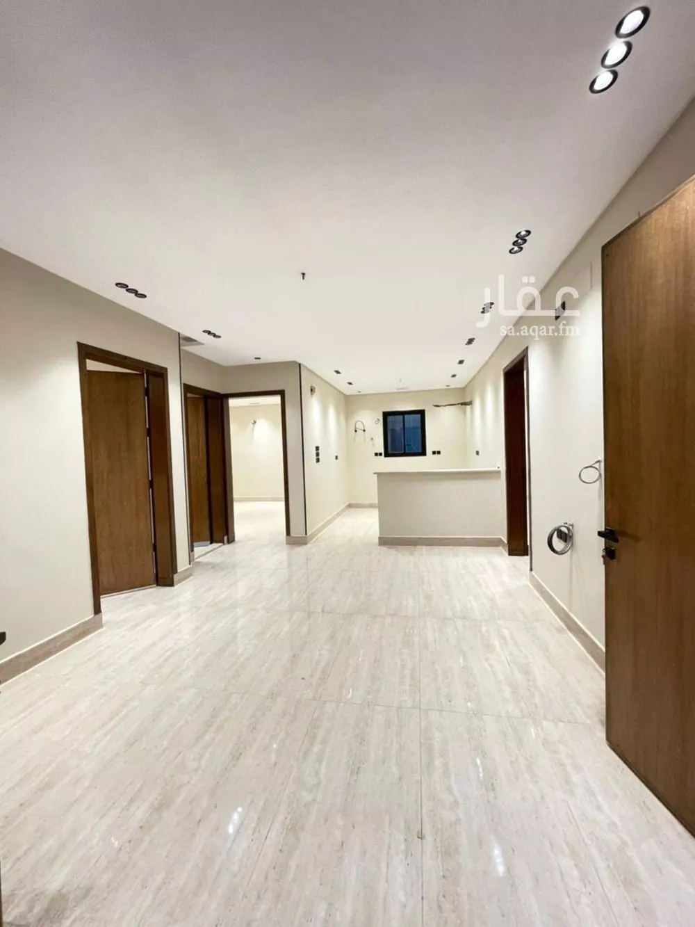 فيلا 10 غرف في الملك فهد 16