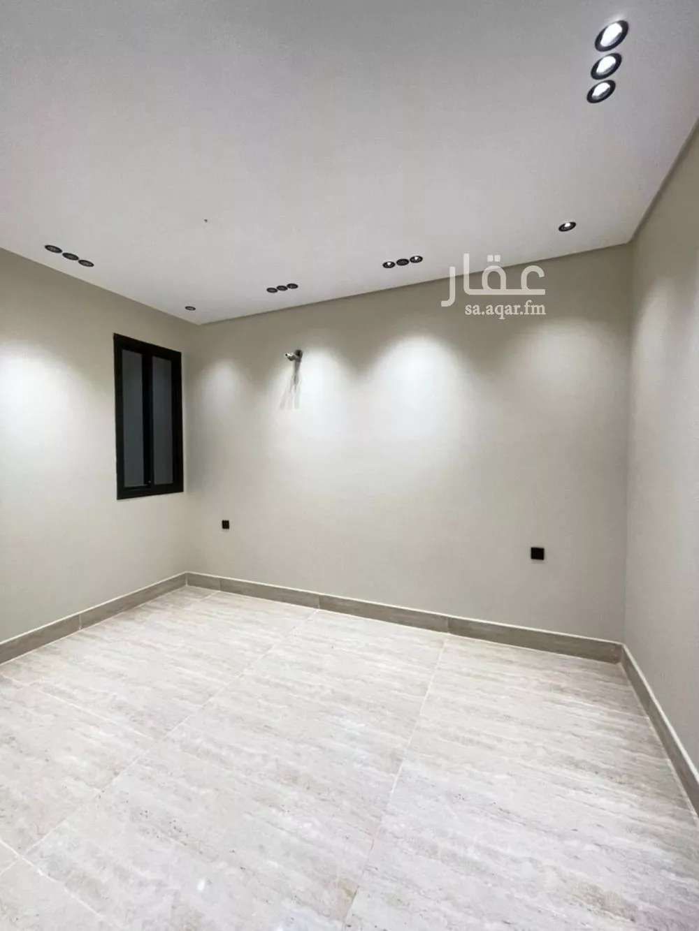 فيلا 10 غرف في الملك فهد 18