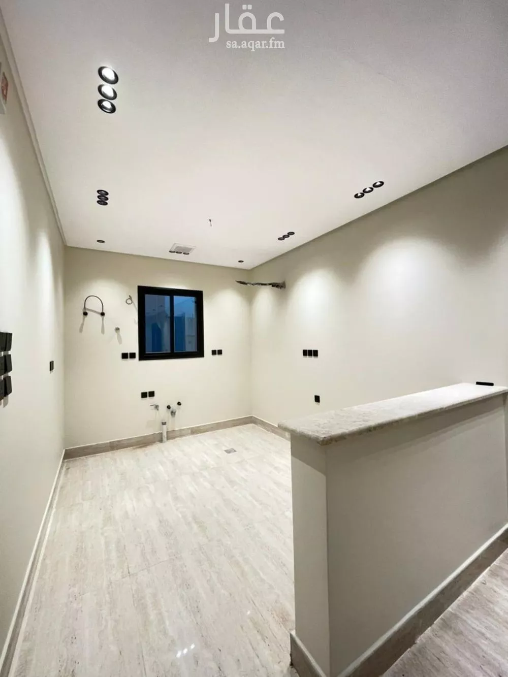 فيلا 10 غرف في الملك فهد 5