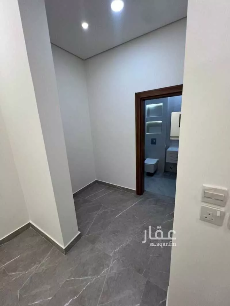 شقة 9 غرف في الشراع 18