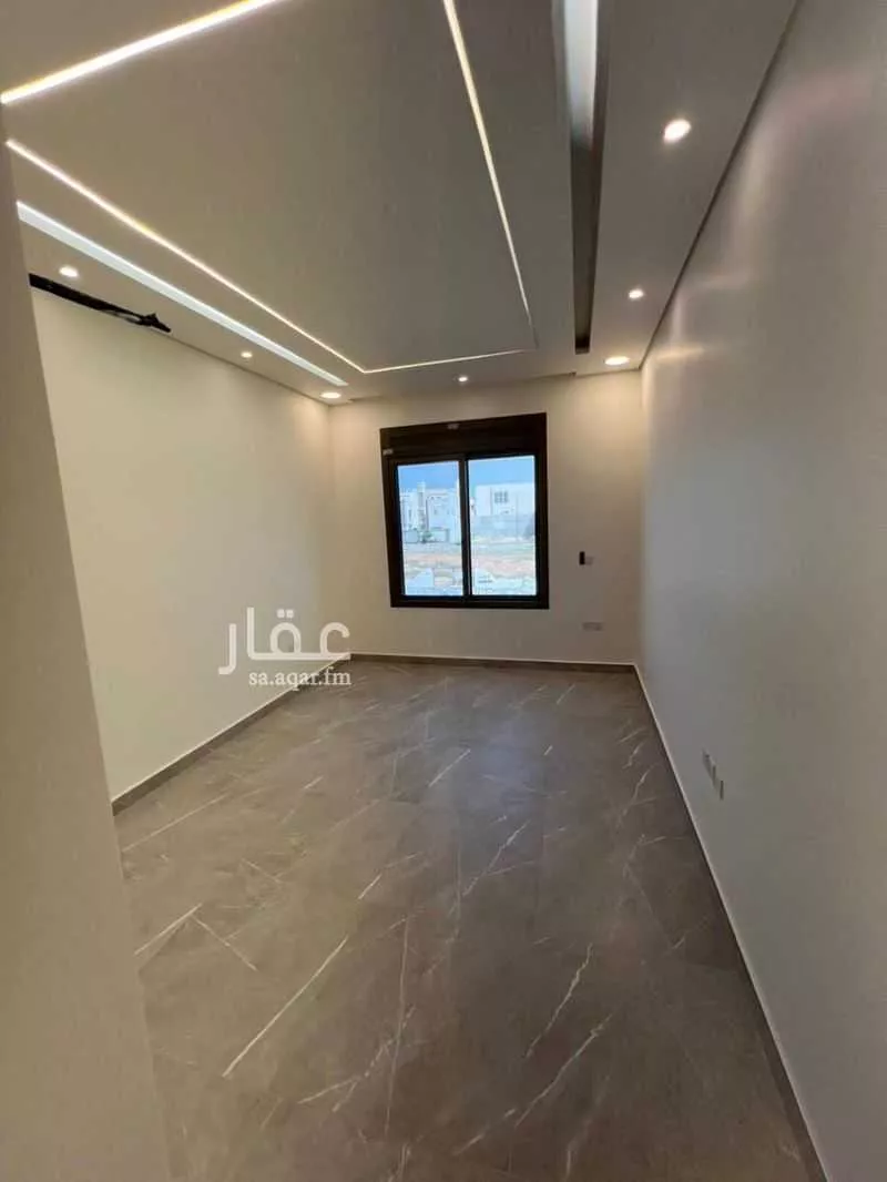 شقة 9 غرف في الشراع 8