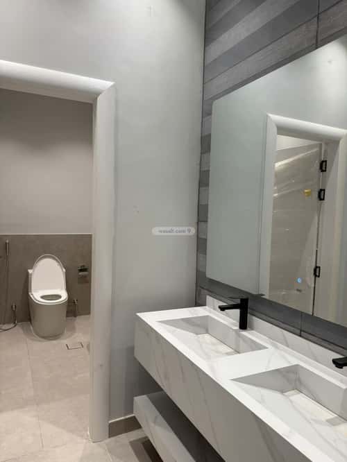 فيلا 7 غرف في الشراع 12