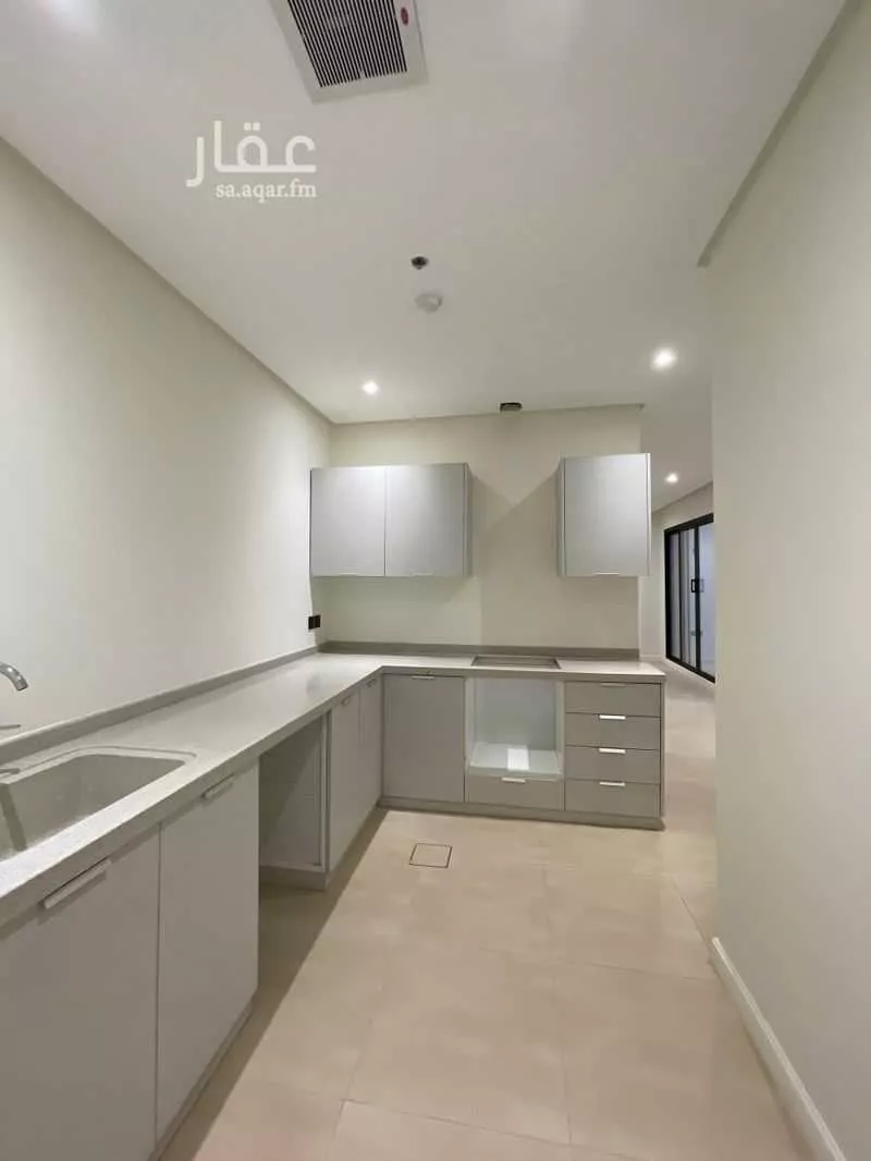 شقة 2 غرف في الملقا 10