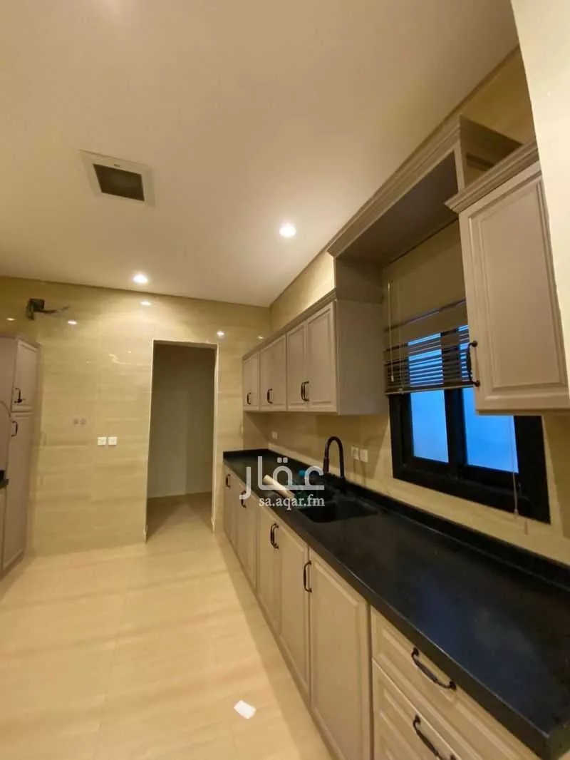 شقة 4 غرف في الملقا 3