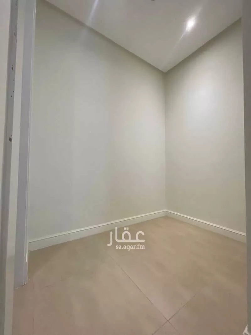 شقة 3 غرف في الملقا 12