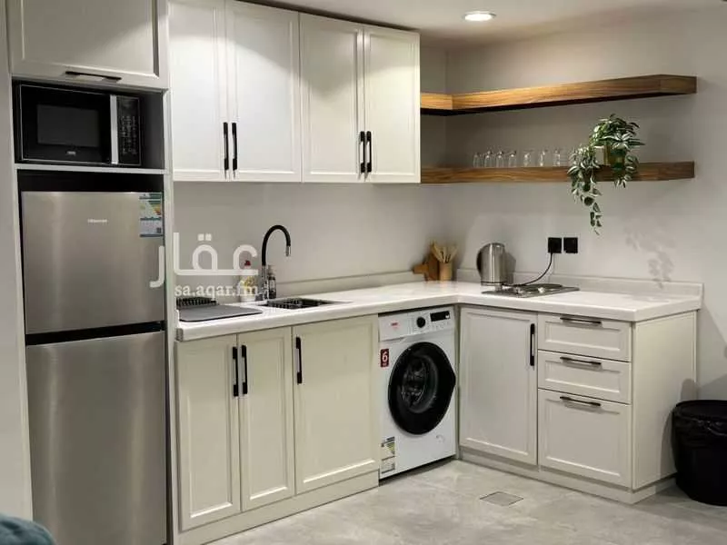 شقة 1 غرف في الملقا 5