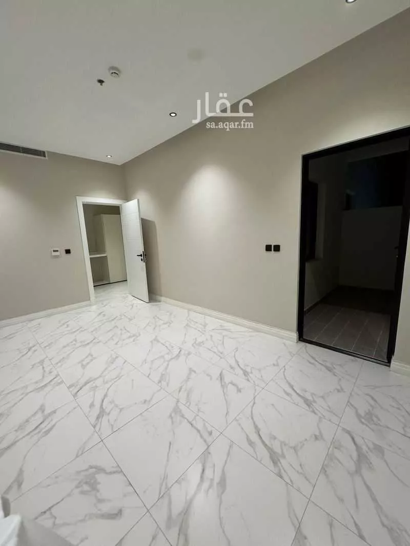 شقة 4 غرف في الملقا 12