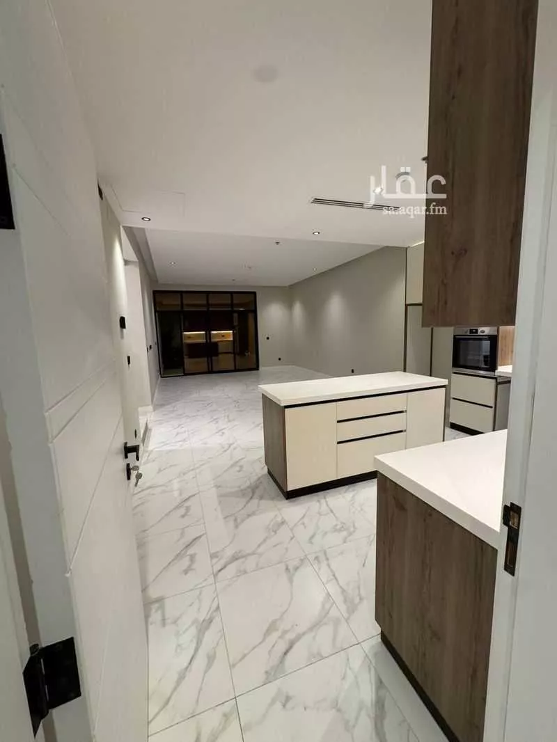 شقة 4 غرف في الملقا 17