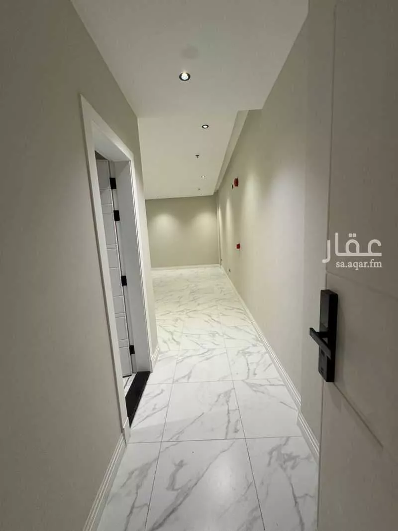 شقة 4 غرف في الملقا 19