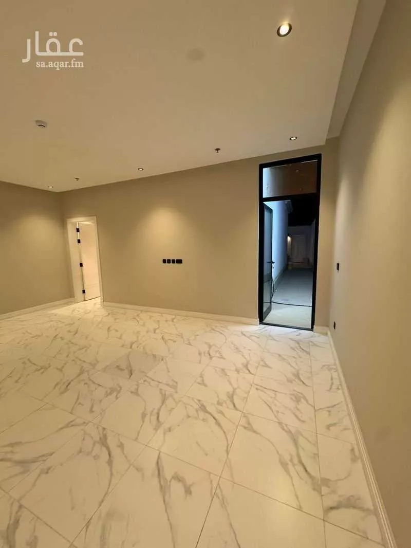 شقة 4 غرف في الملقا 22