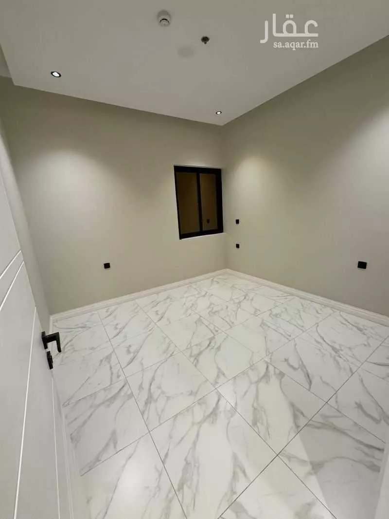 شقة 4 غرف في الملقا 4