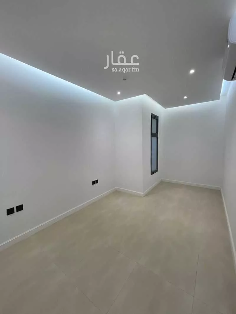 فيلا 4 غرف في الملقا 12