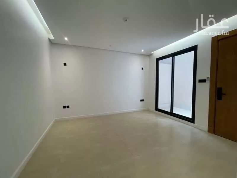 فيلا 4 غرف في الملقا 4