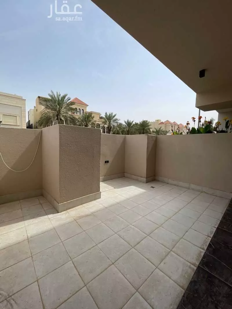 فيلا 4 غرف في الملقا 9