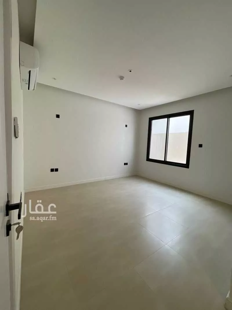 فيلا 4 غرف في الملقا 10