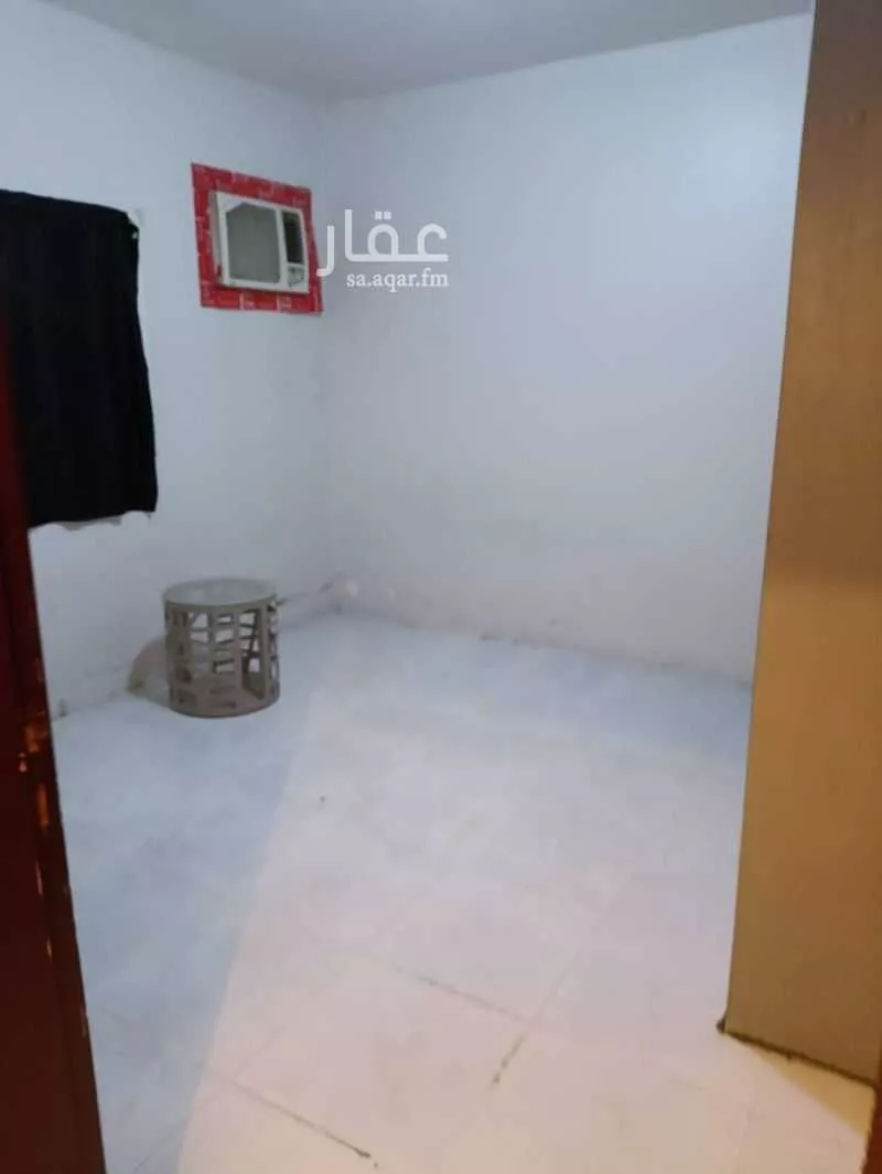 1050 sqm building in Dhahrat Laban 5